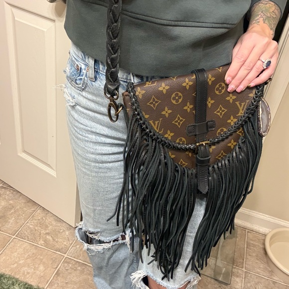 Louis Vuitton Brown and Black Fringe Crossbody Bag - Picture 9 of 9